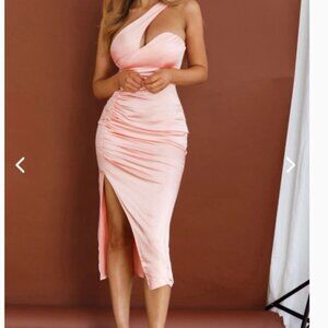 Selfie Leslie One-Shoulder Midi Dress Blush